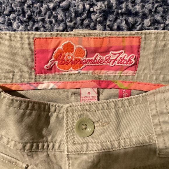 Women’s Shorts - Picture 2 of 3